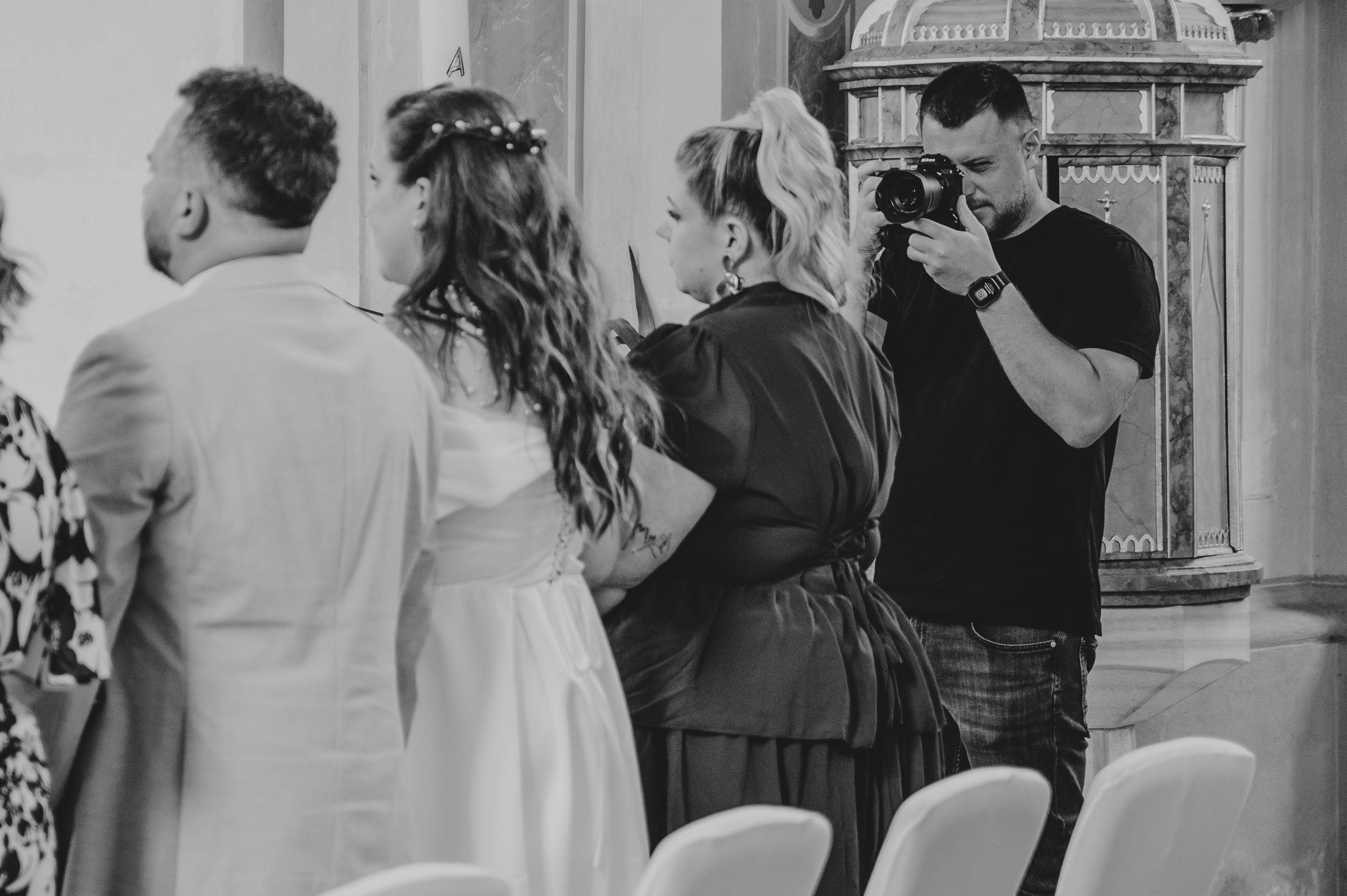 Kako izbrati poročnega fotografa? 10 stvari, na katere ne smeta pozabiti